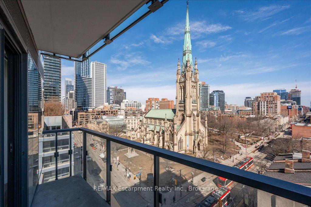 2 Bedrooms Condo at 60 Colborne, Toronto For sale