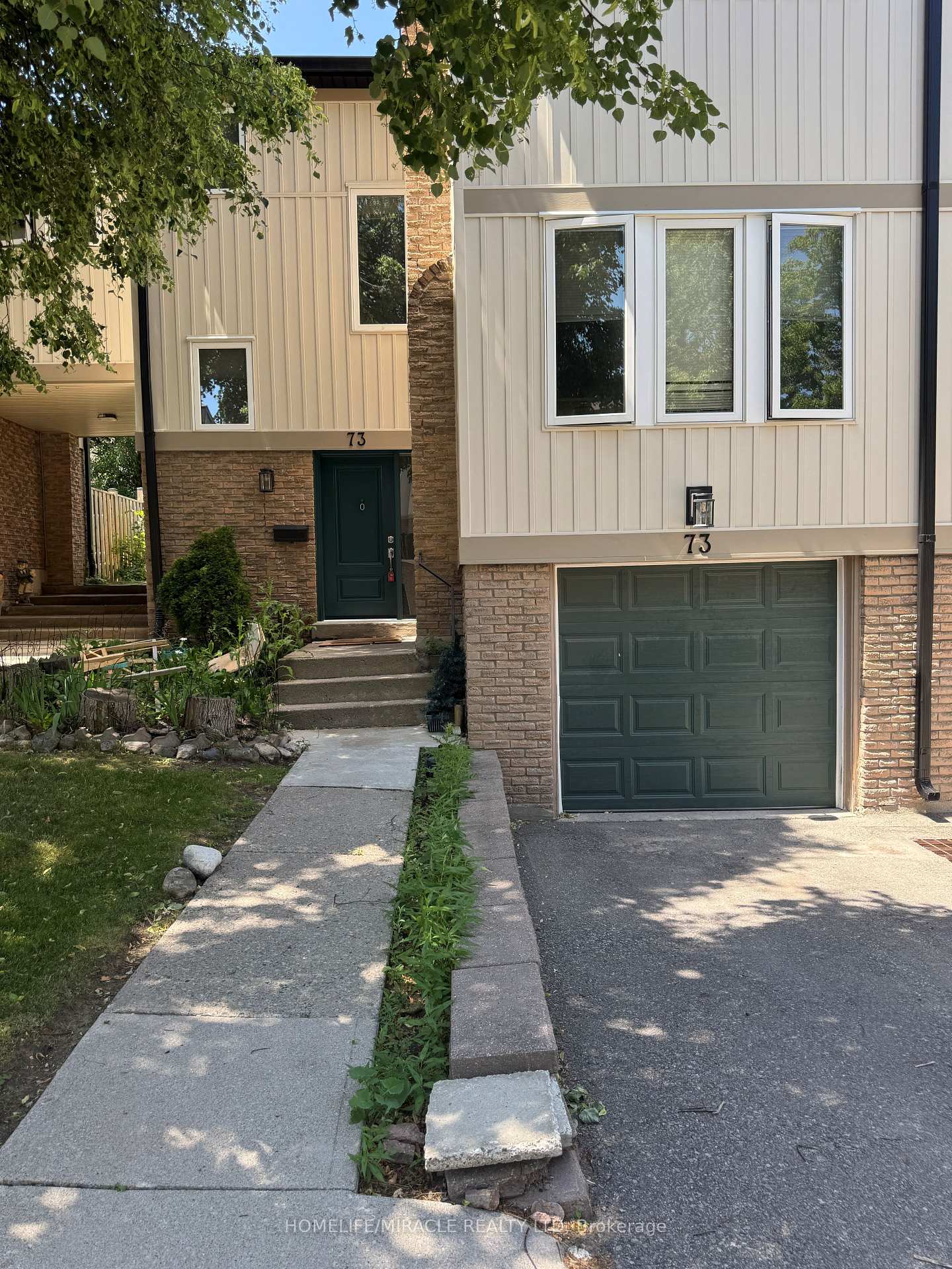4 Bedrooms Condo at 7080 Copenhagen, Mississauga For sale