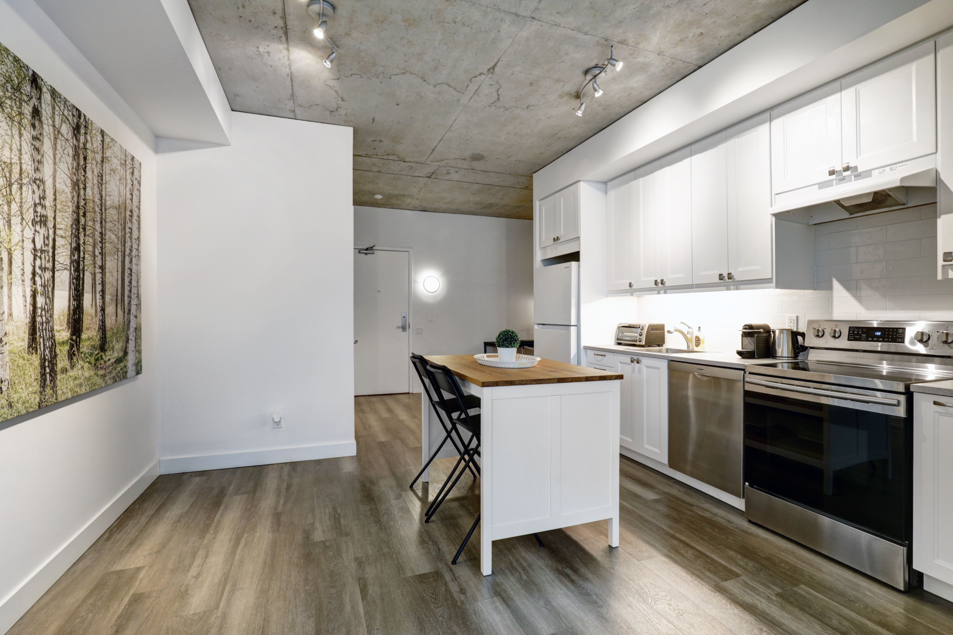 38 Niagara Street 709