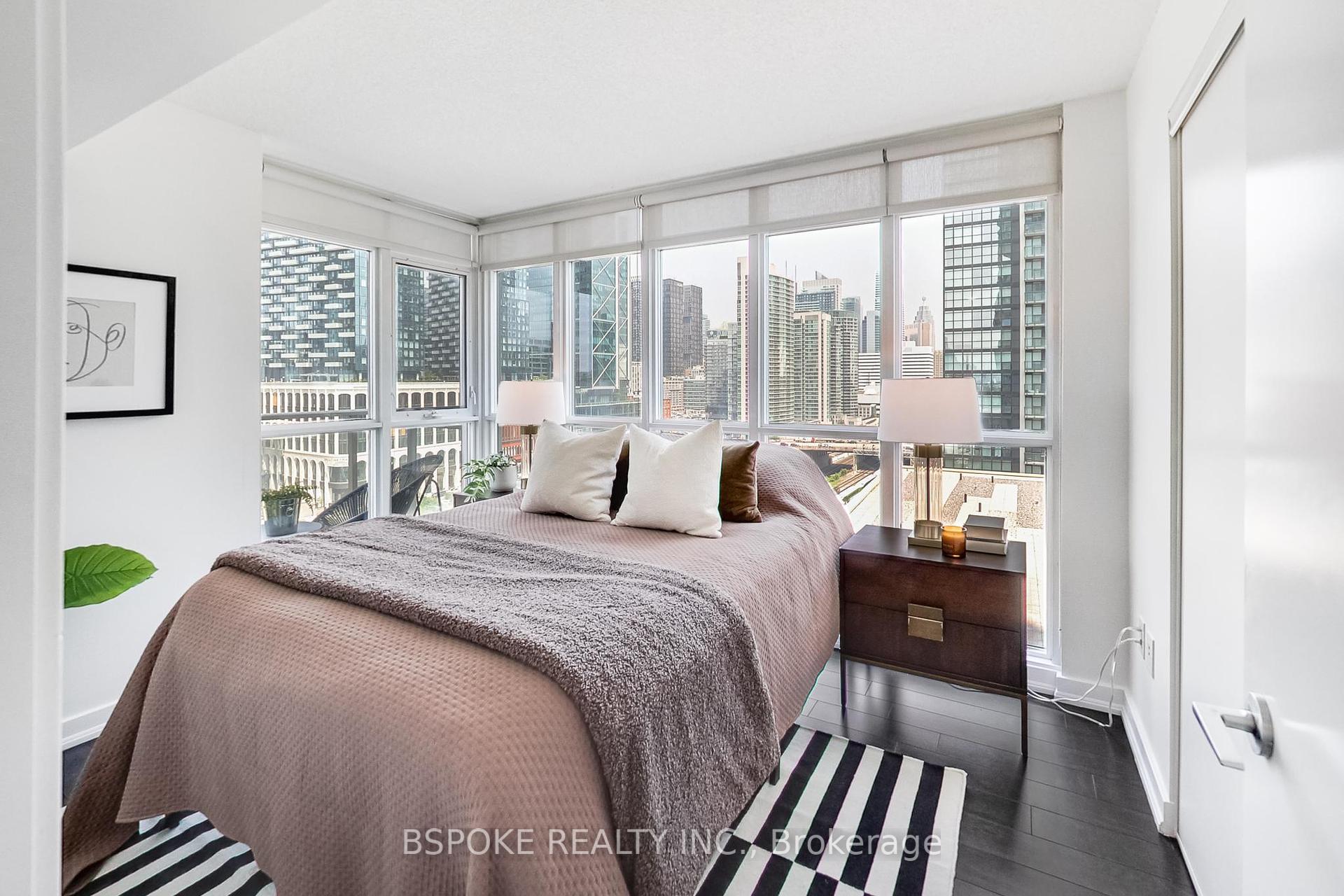 2 Bedrooms Condo at 15 Iceboat, Toronto For sale