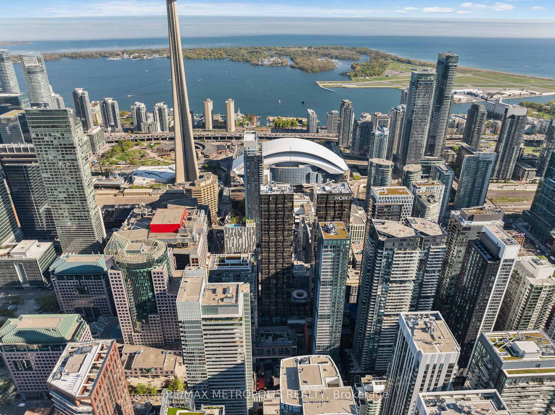 2 Bedrooms Condo at 15 Mercer, Toronto For sale