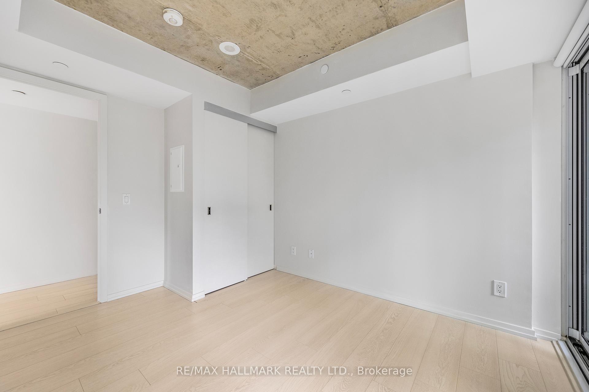 2 Bedrooms Condo at 5 Soudan, Toronto For sale