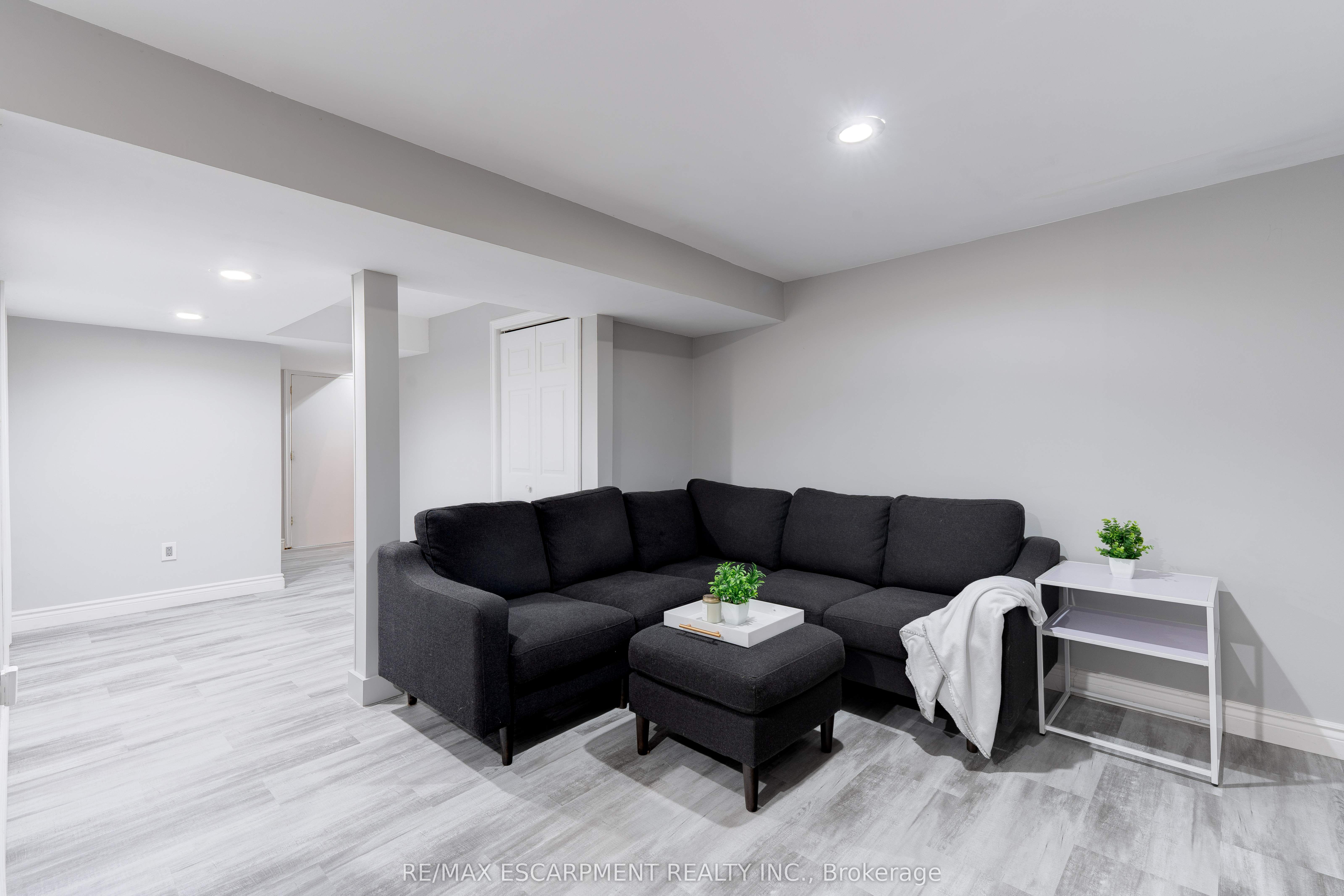 386 Highland Road W, #31