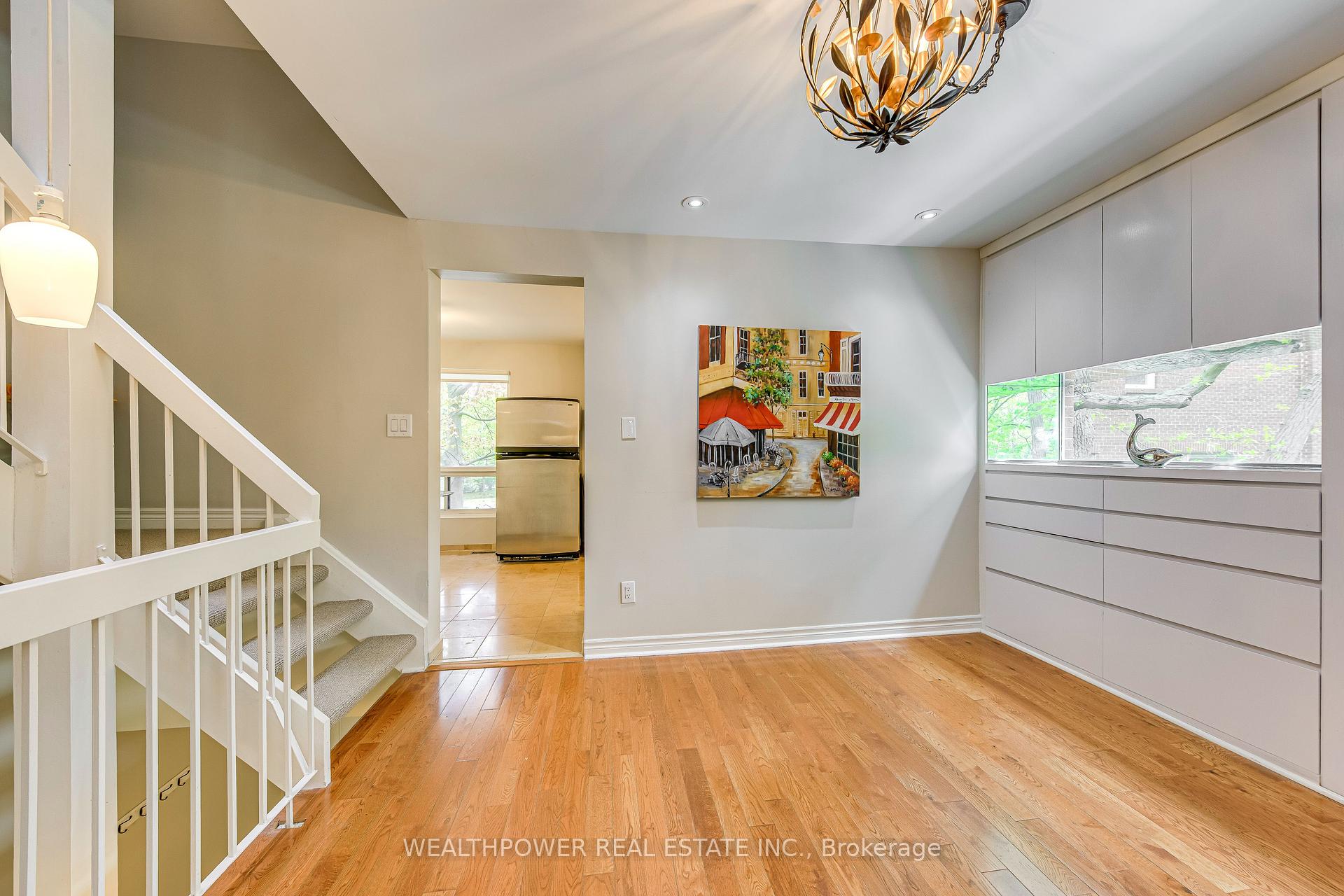 3 Bedrooms Condo at 1250 Marlborough, Oakville For sale