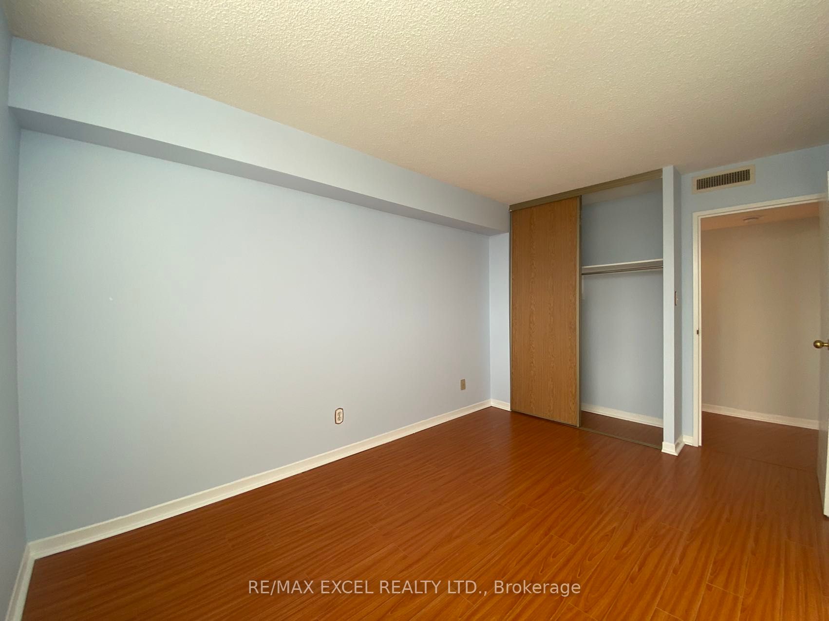 150 Alton Towers Circle, #301