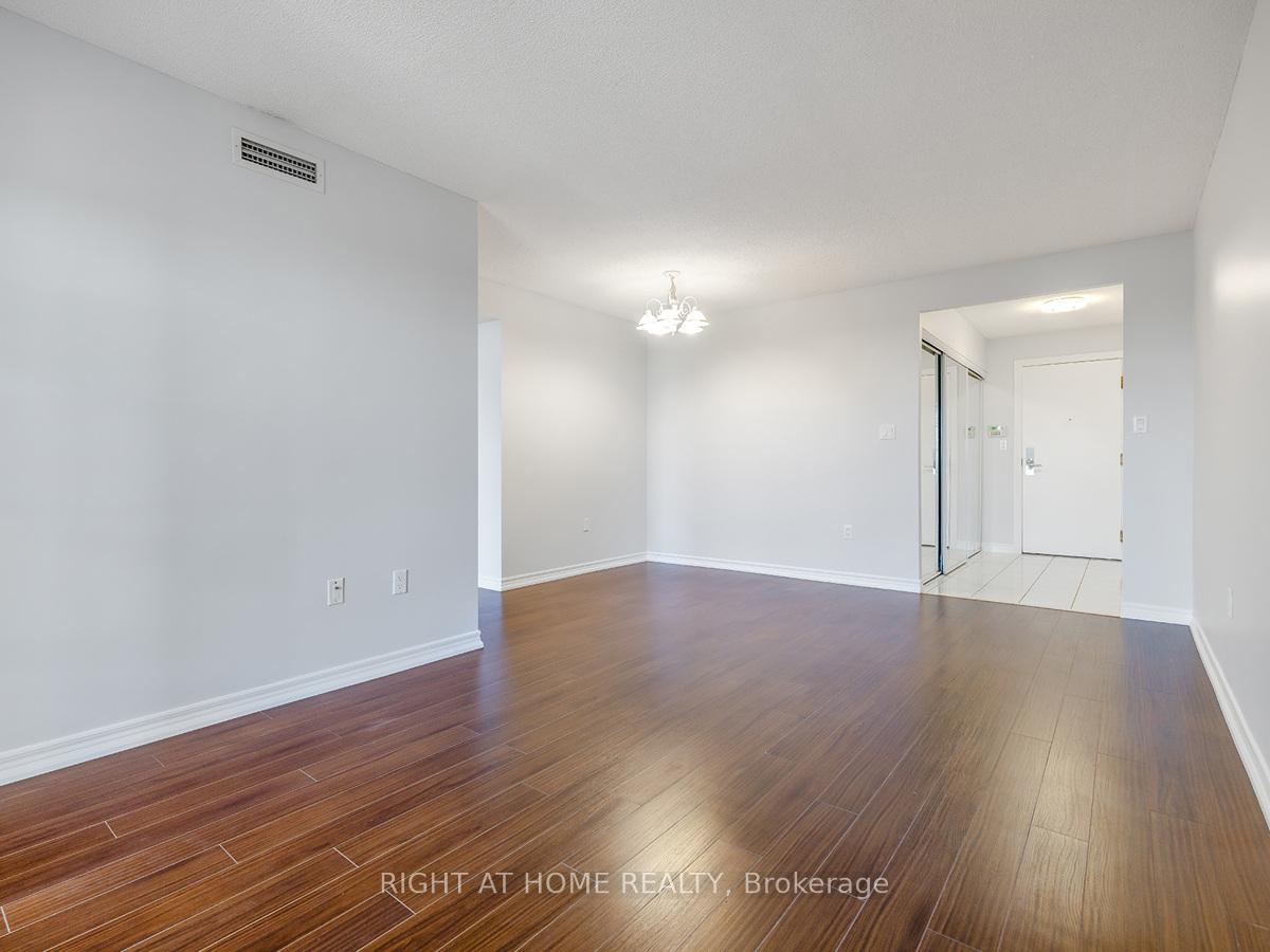 3 Bedrooms Condo at 88 Grandview,  Toronto For sale