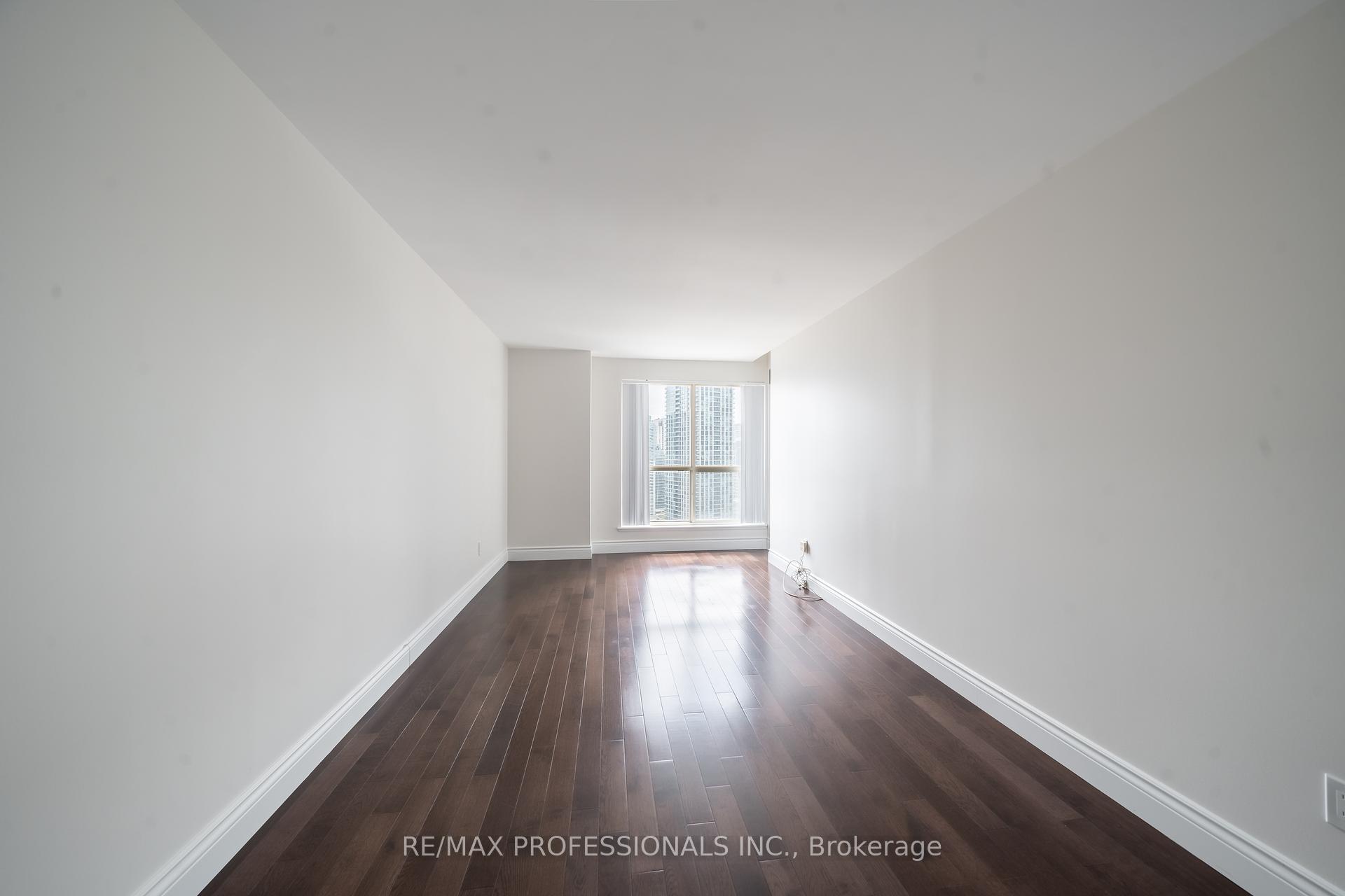 2 Bedrooms Condo at 25 The Esplanade, Toronto For sale