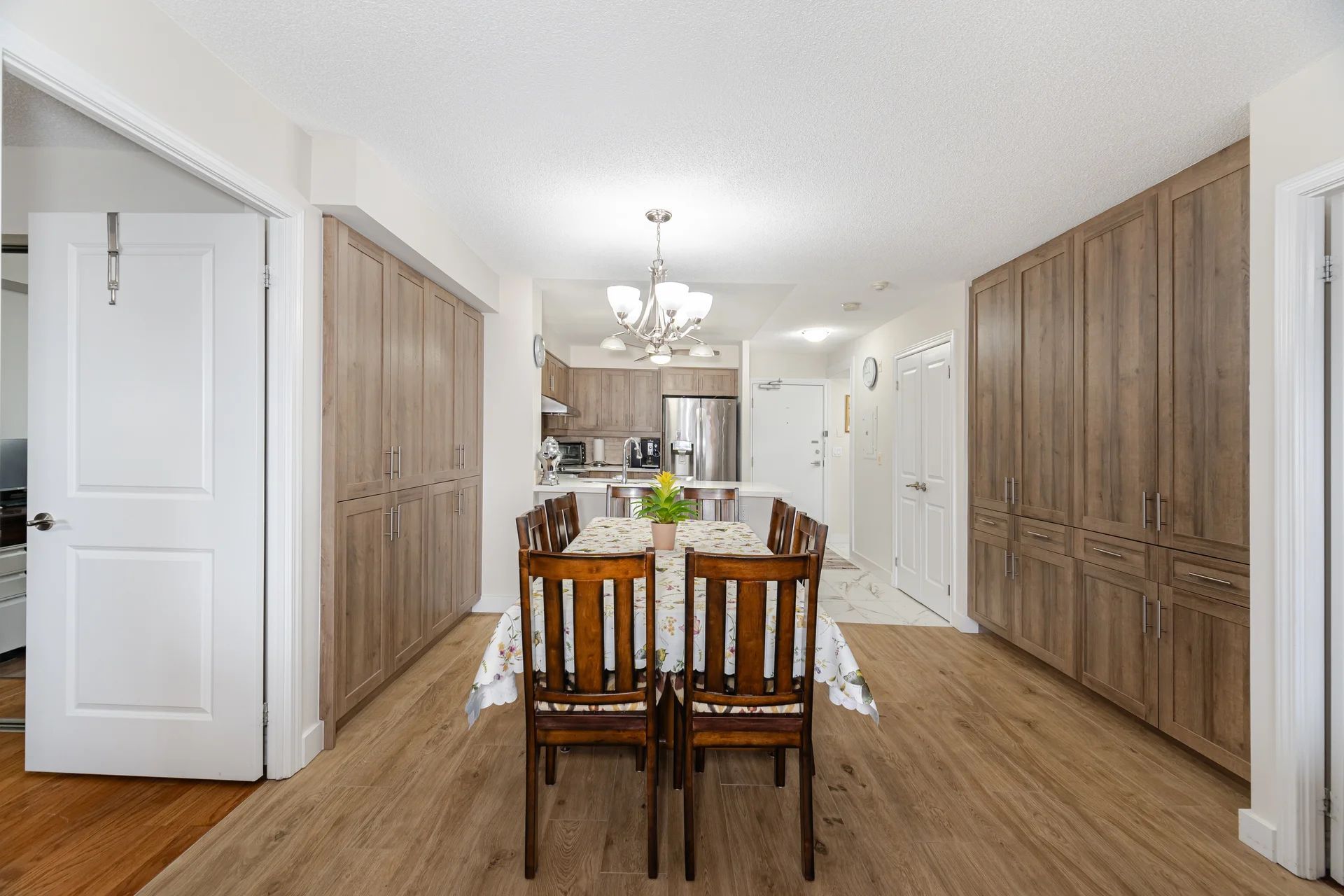 8026 Kipling Avenue W 403