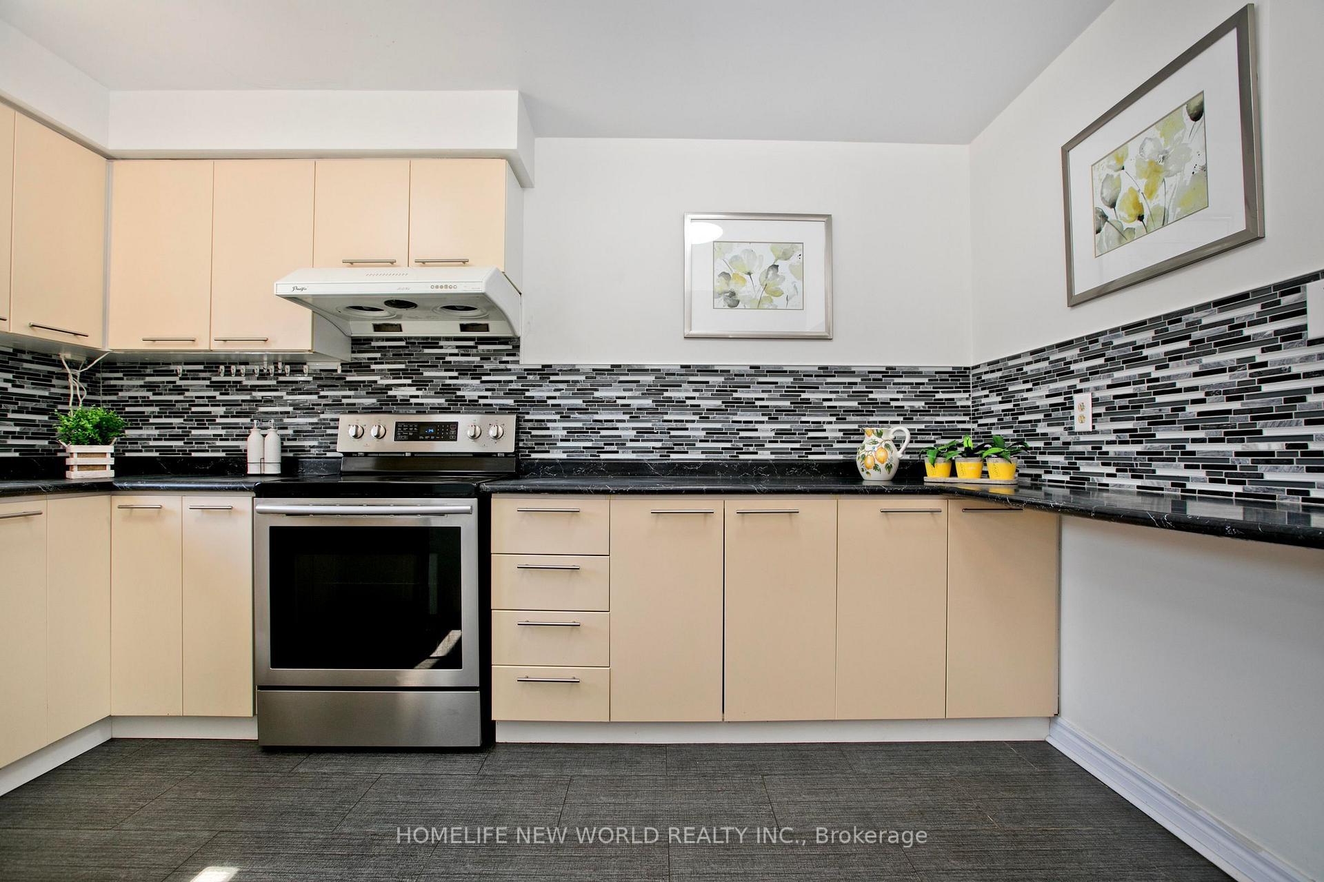 4 Bedrooms Condo at 24 Fundy Bay,  Toronto For sale