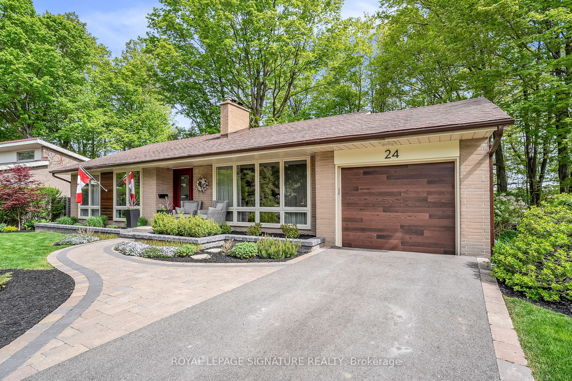 24 Deepwood Crescent, Toronto, ON M3C 1N8