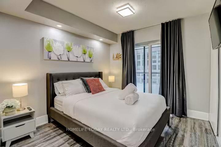 3 Bedrooms Condo at 300 Front, Toronto For sale