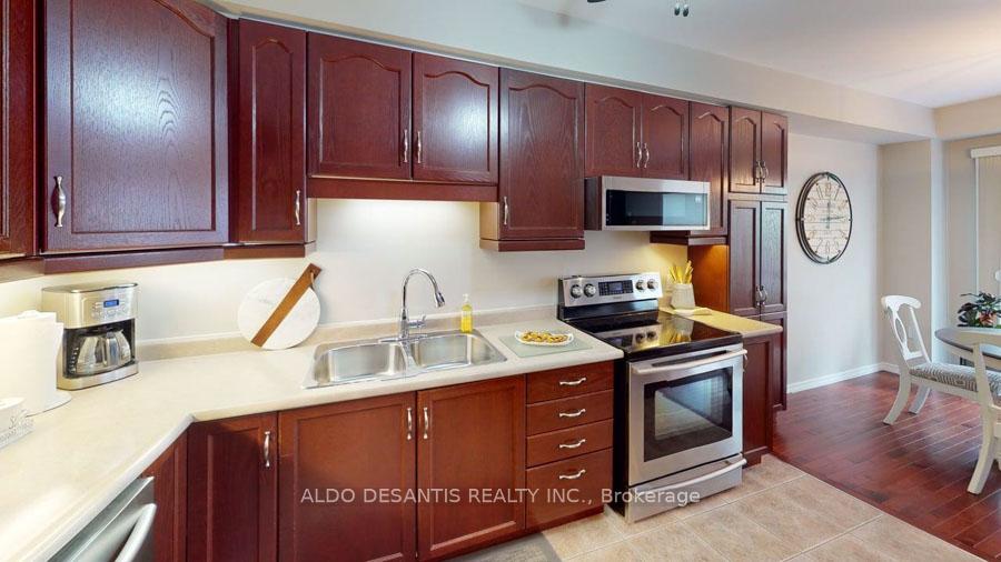 3 Bedrooms Condo at 348 Highland, Hamilton For sale