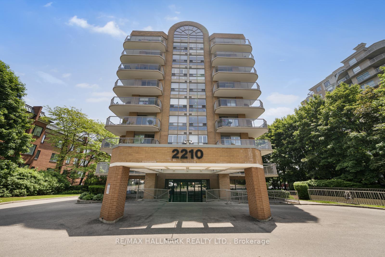 2 Bedrooms Condo at 2210 Lakeshore, Burlington For sale