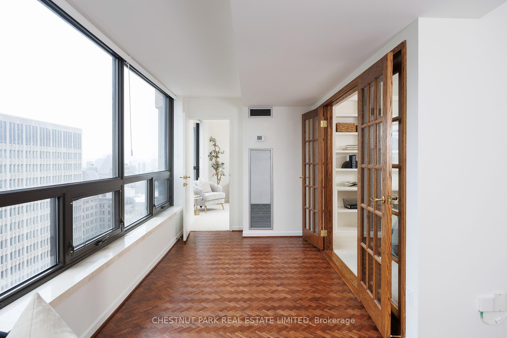 3 Bedrooms Condo at 62 Wellesley, Toronto For sale