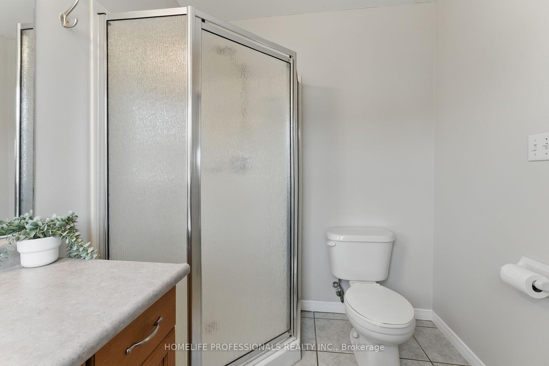 3 Bedrooms Condo at 485 Green,  Hamilton For sale