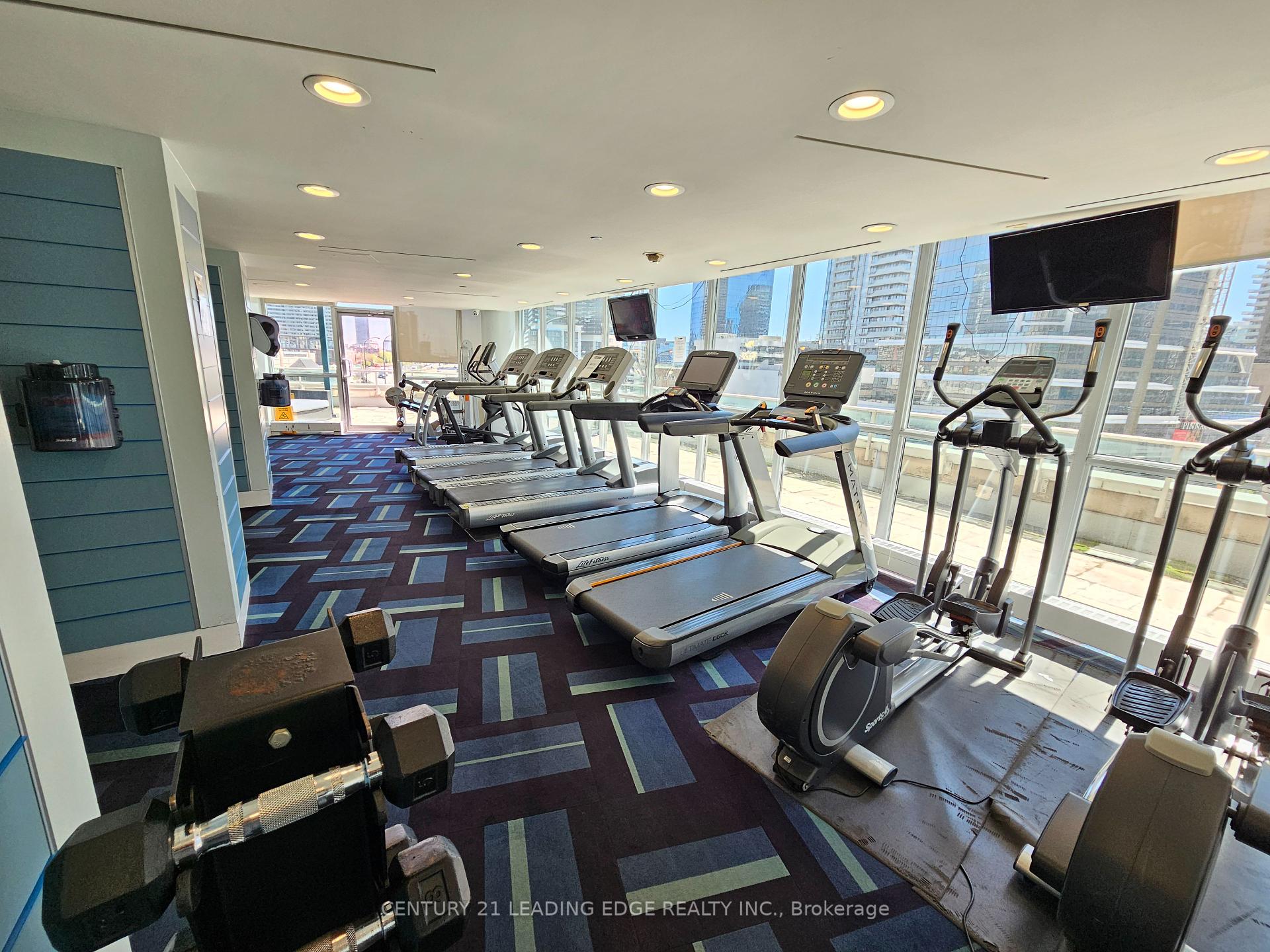 2 Bedrooms Condo at 18 Yonge, Toronto For sale