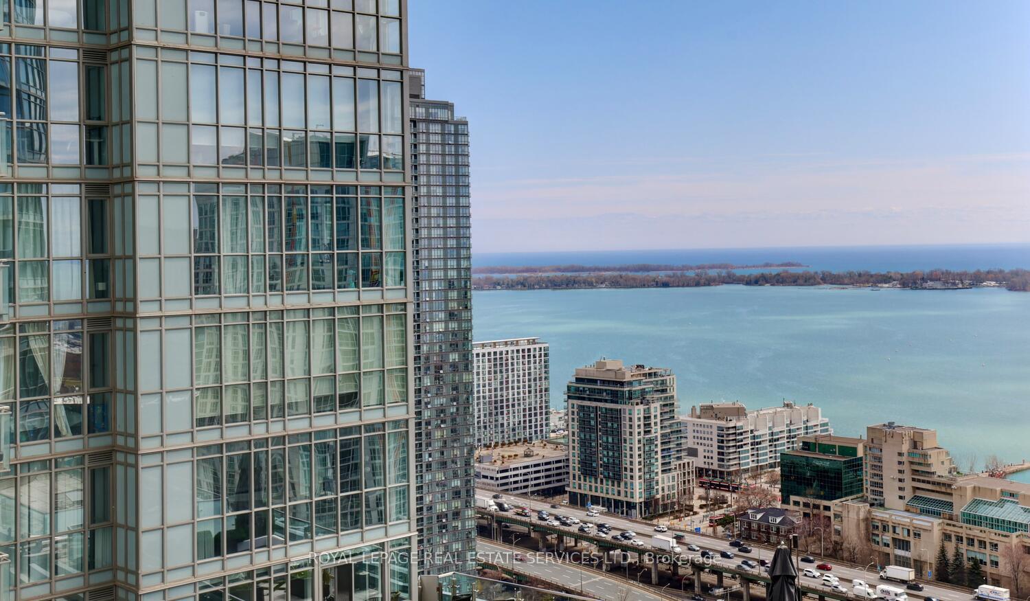 1 Bedroom Condo at 21 Iceboat,  Toronto For sale