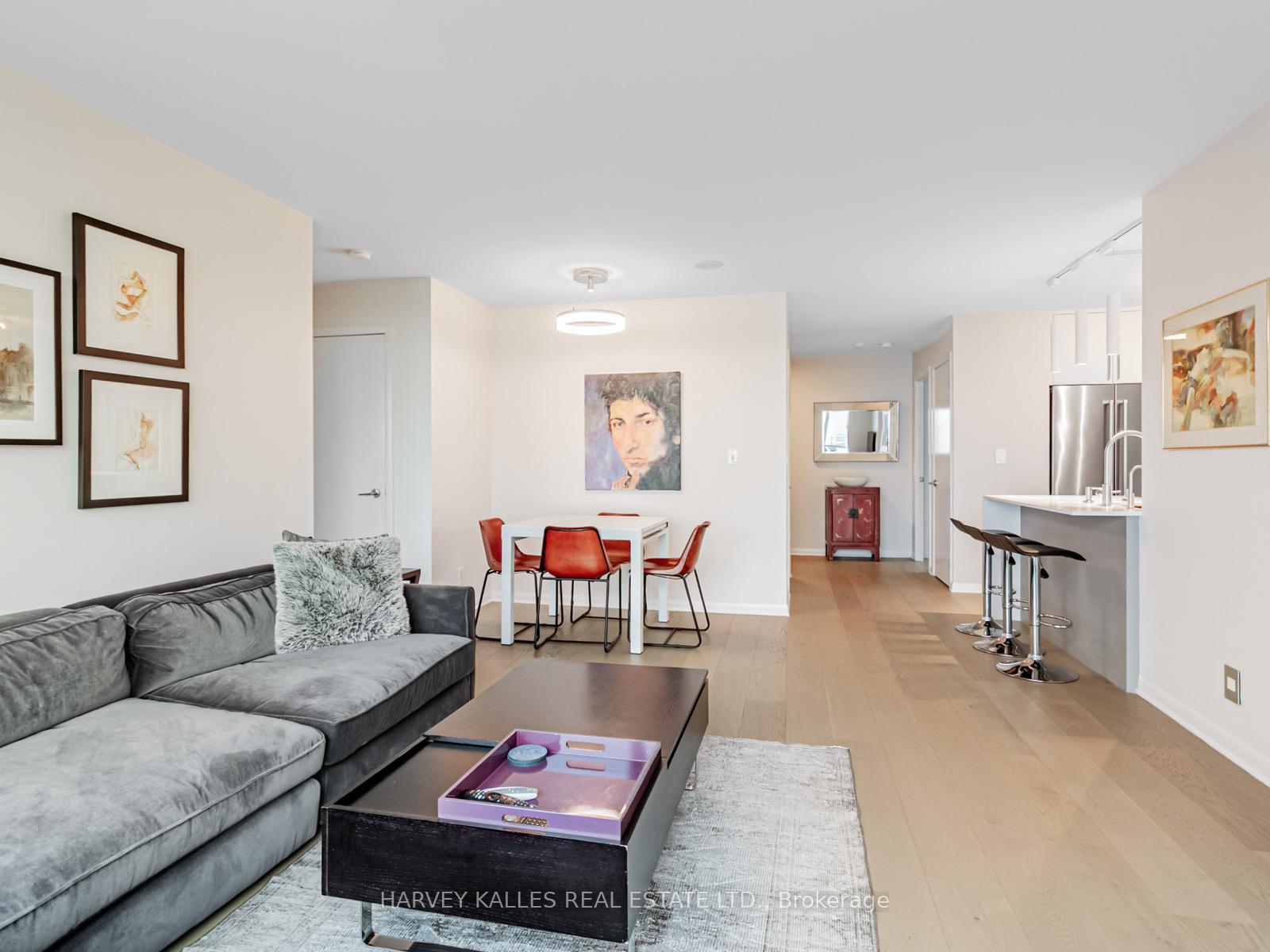 3 Bedrooms Condo at 96 St Patrick, Toronto For sale
