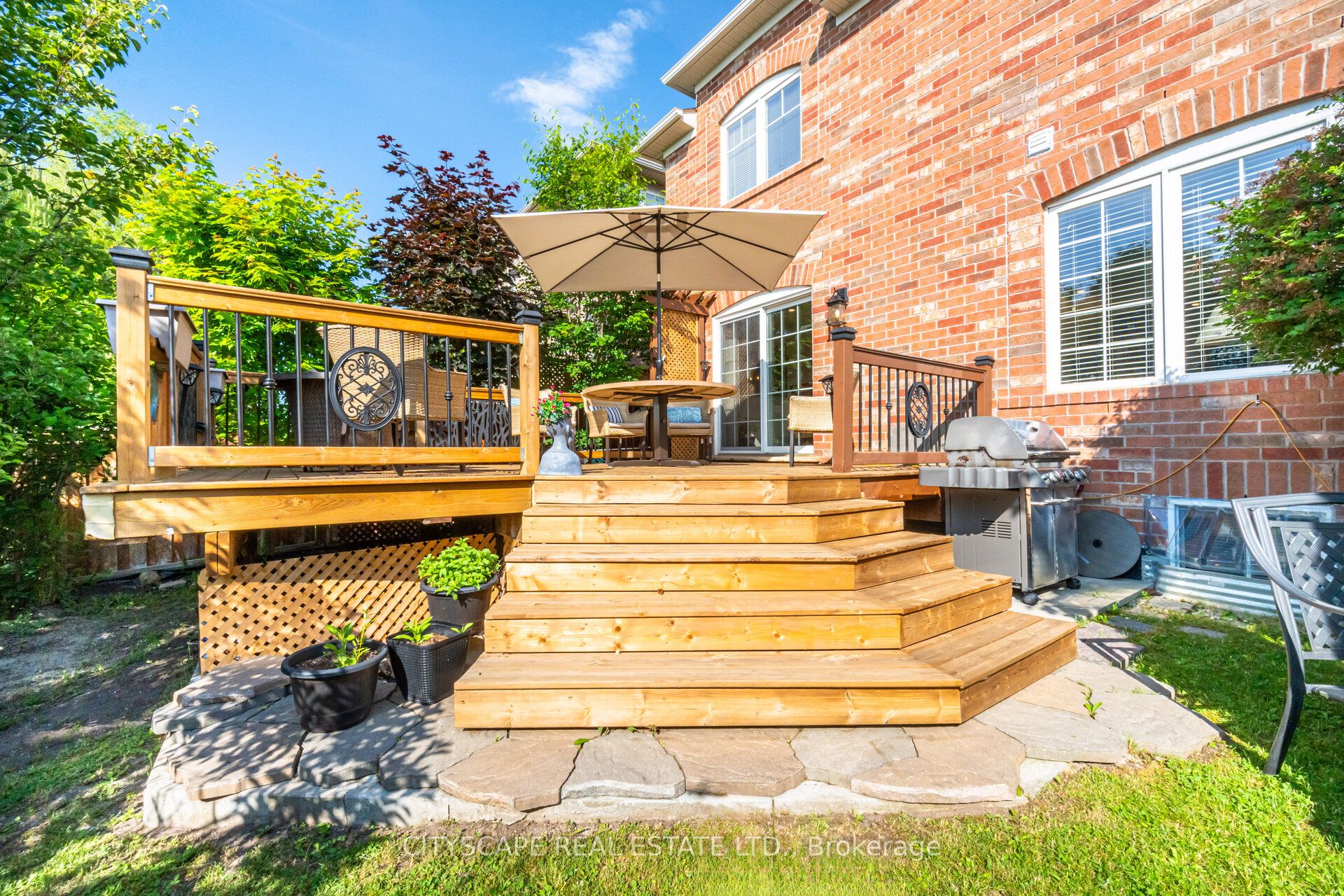 657 Symons Cross