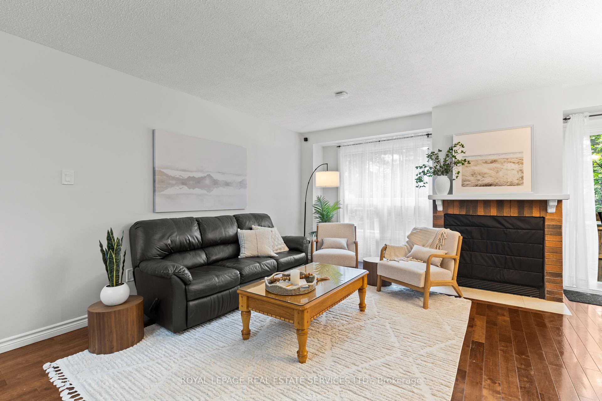 3 Bedrooms Condo at 2065 Amherst Heights, Burlington For sale