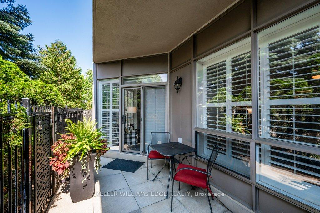2 Bedrooms Condo at 1150 Parkwest, Mississauga For sale