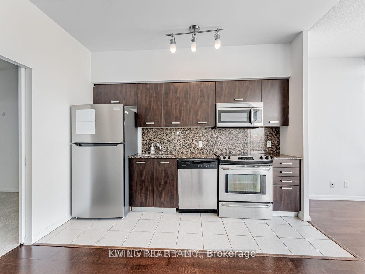 2 Bedrooms Condo at 832 Bay,  Toronto For sale