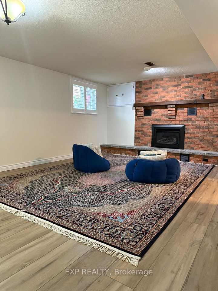15 Laguna Crescent, St. Catharines, ON L2M 6Z9