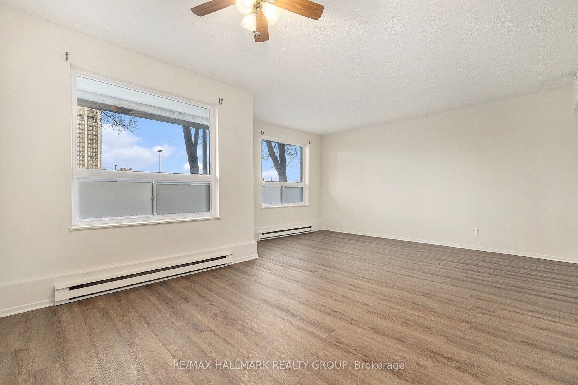 #101 - 50 Emmerson Avenue, WestCentreTown, ON K1Y 4P7