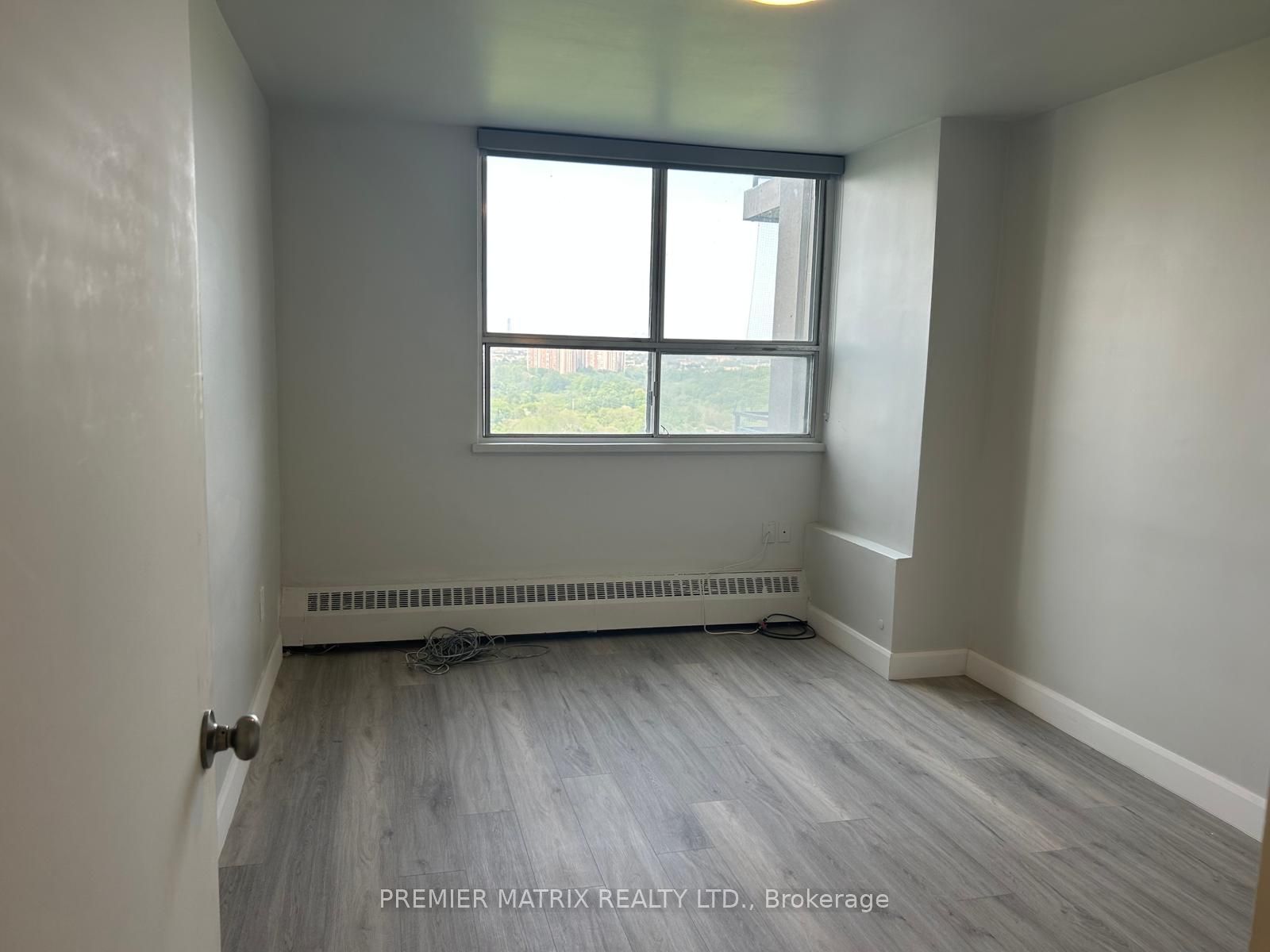 65 Thorncliffe Park Drive, #1404