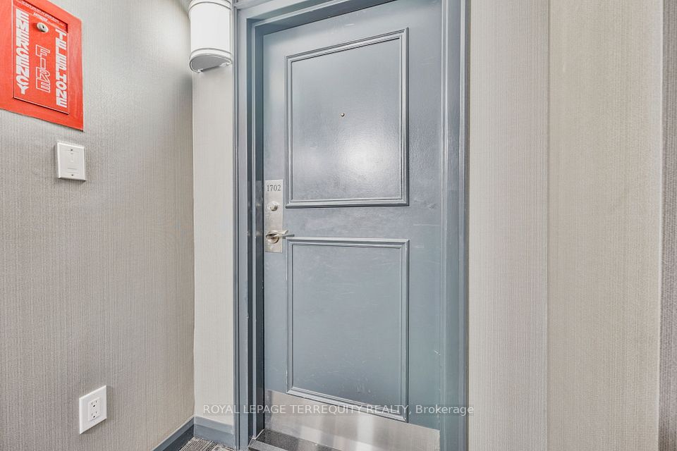 #1702 - 8 Lisa Street, Brampton, ON L6T 4S6