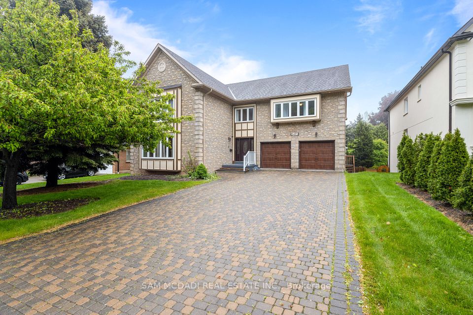 2492 Erin Centre