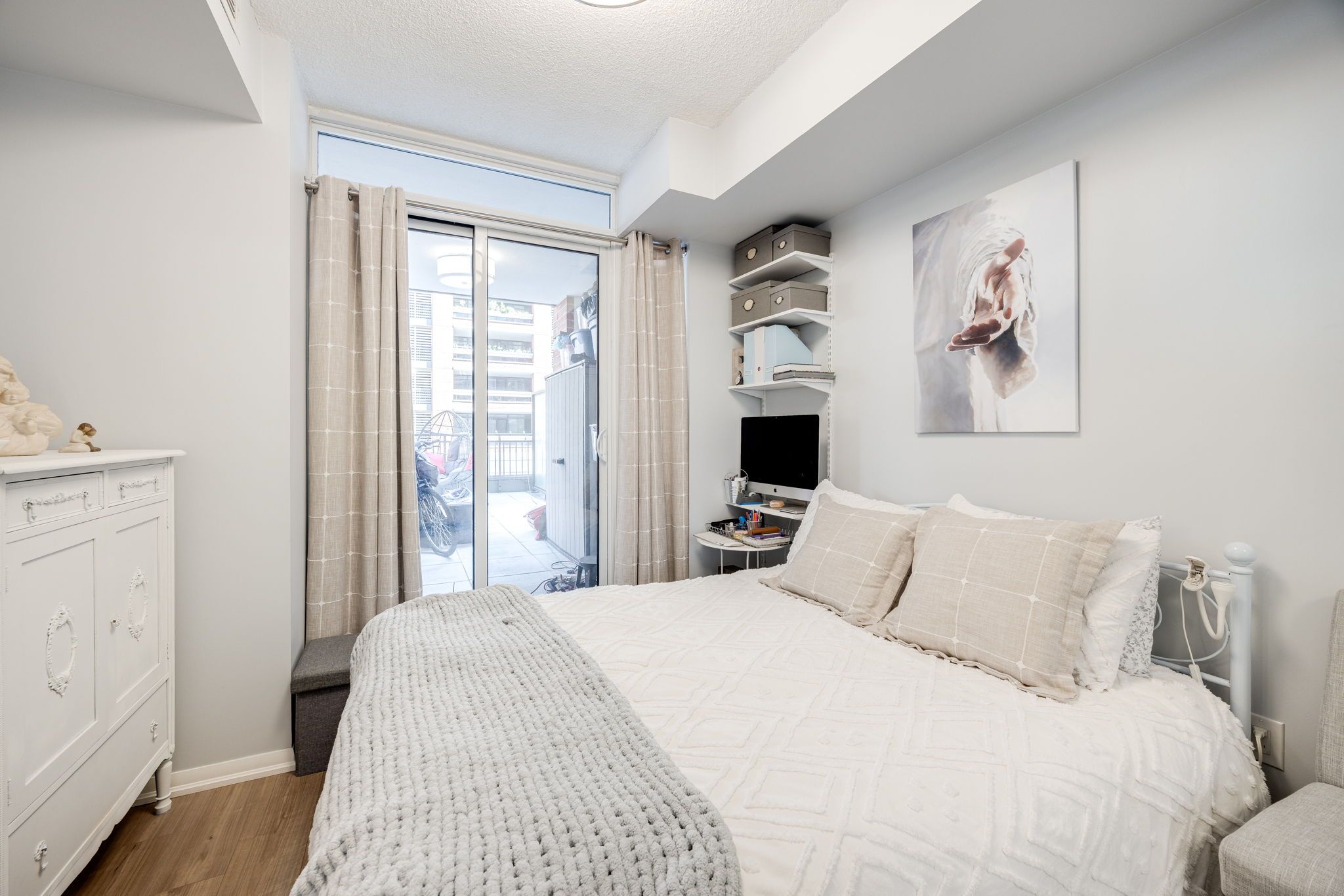 830 Lawrence Avenue W 231