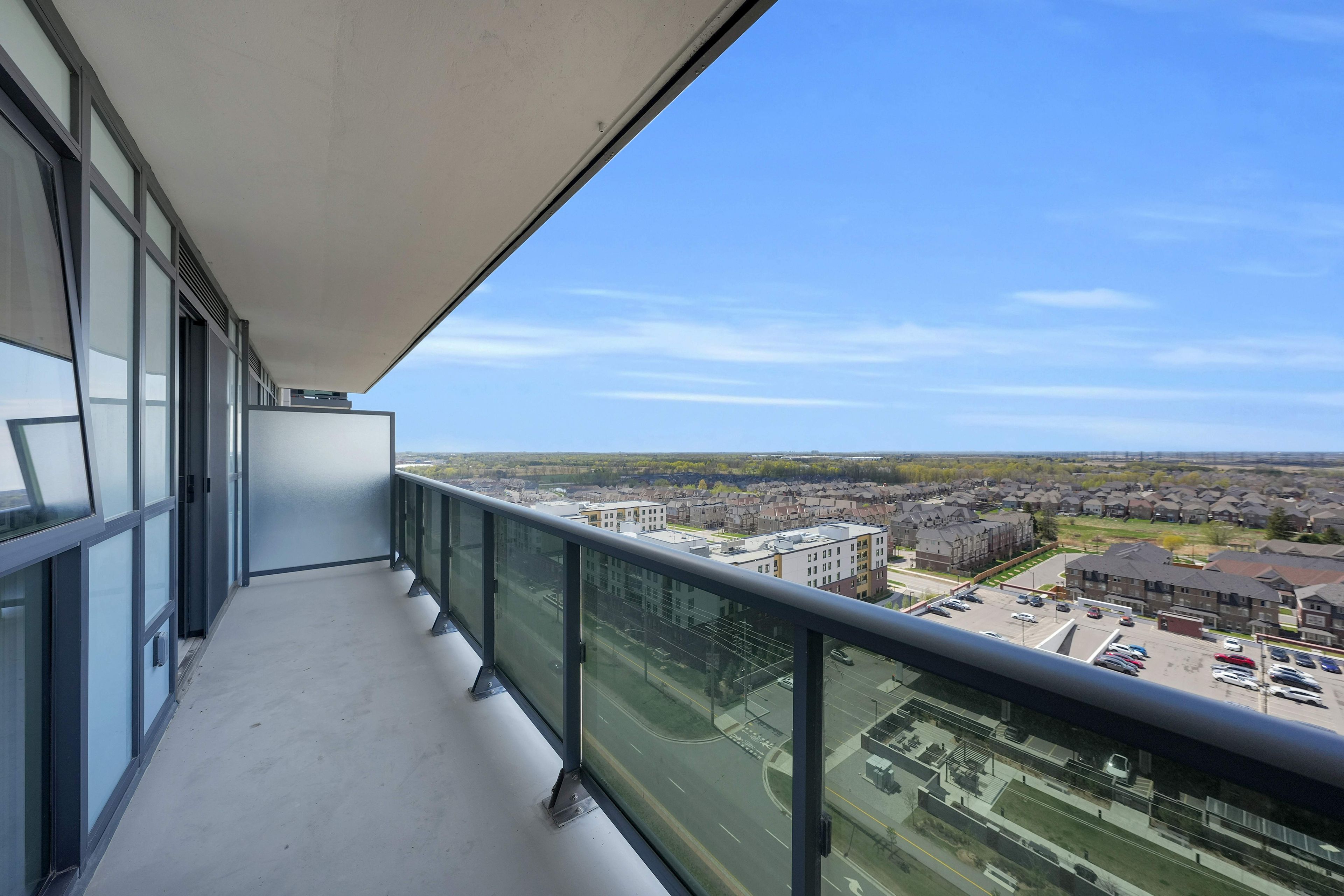 2545 Simcoe Street N 1511