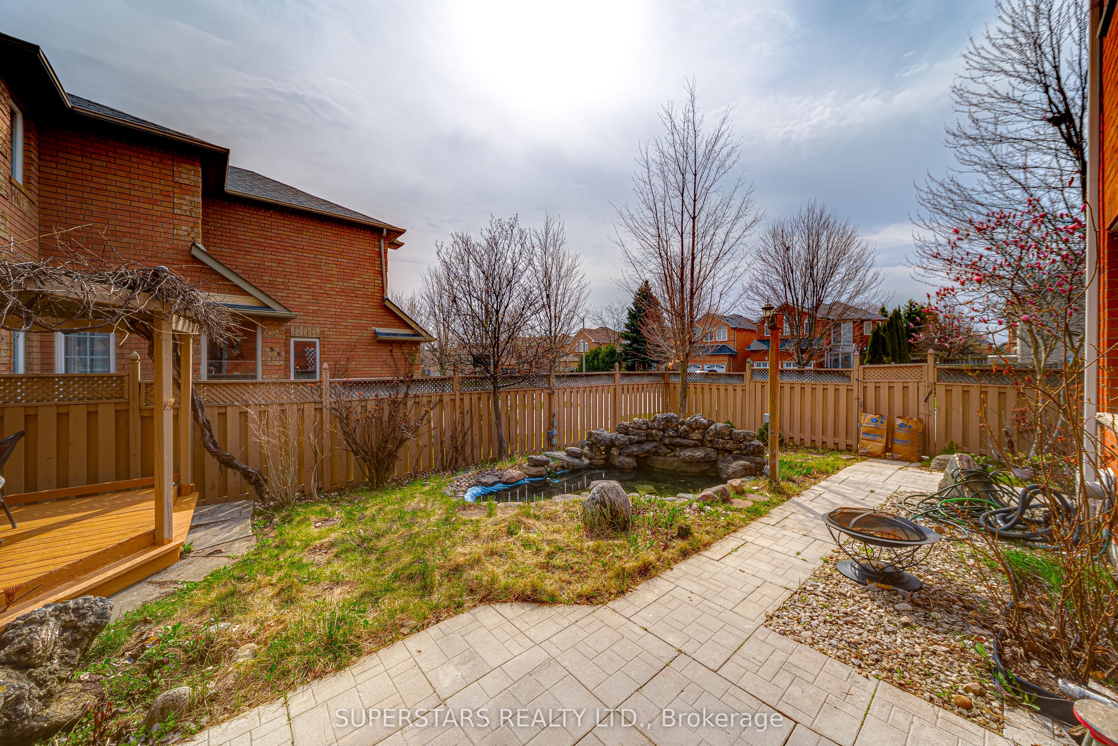 207 Frank Endean Road