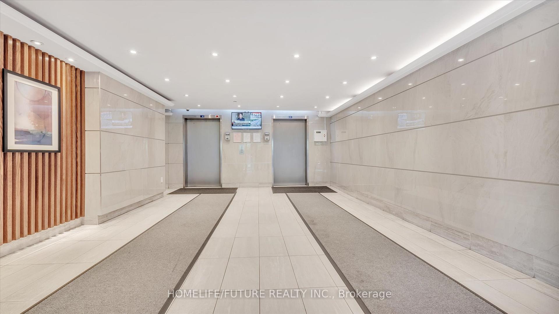 2 Bedrooms Condo at 10 Stonehill, Toronto For sale