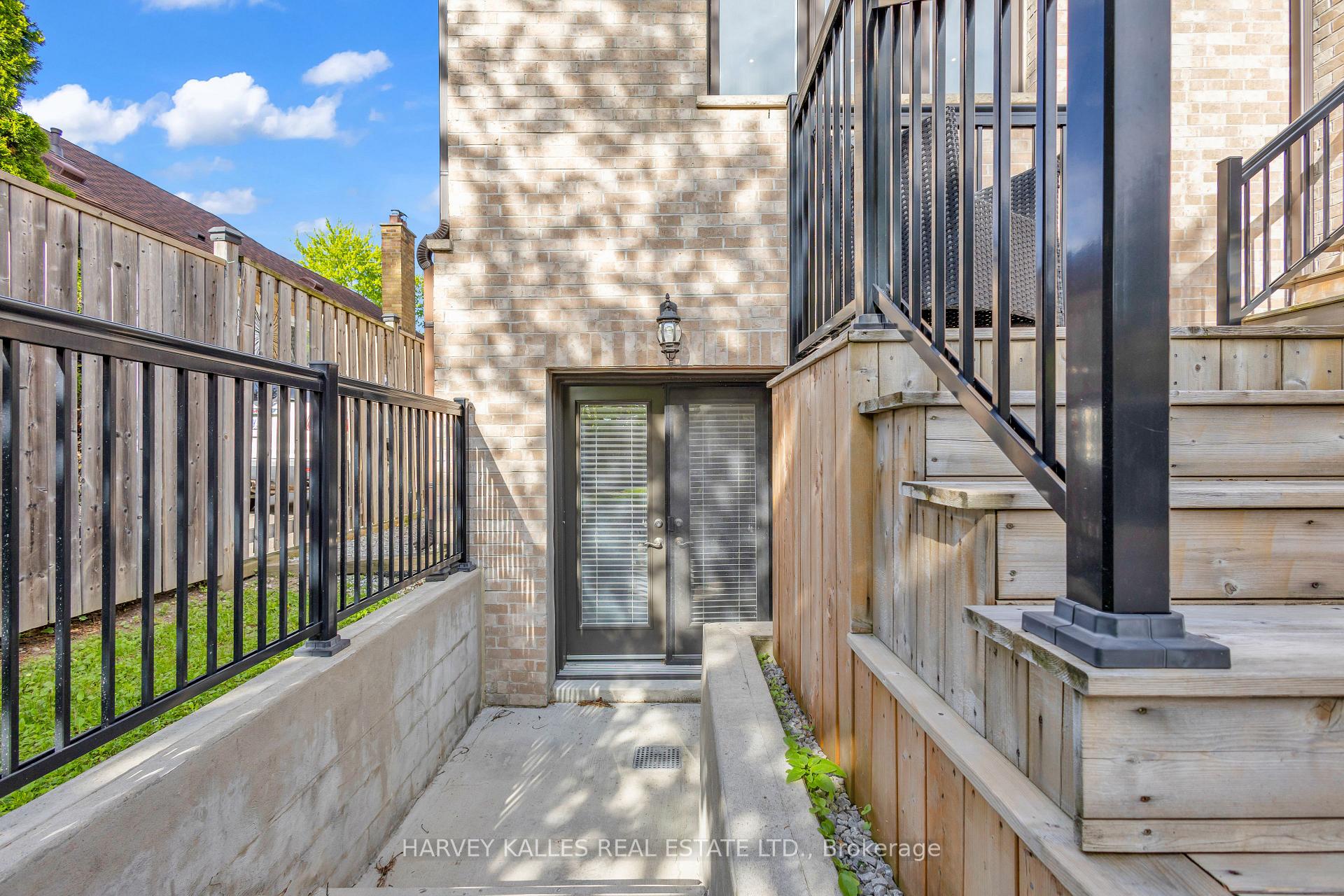 10 Easton Road