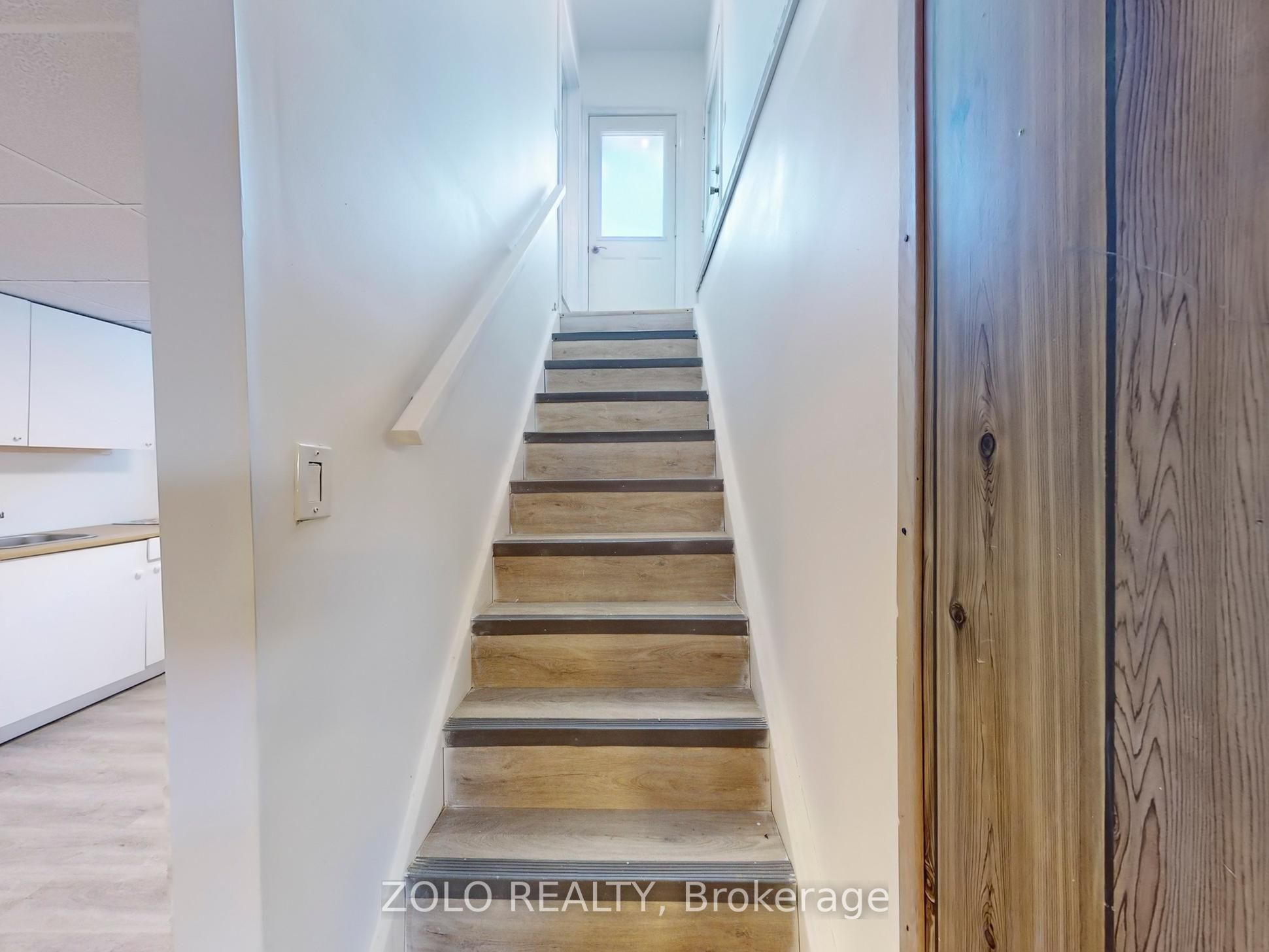 215 Mackenzie Crescent