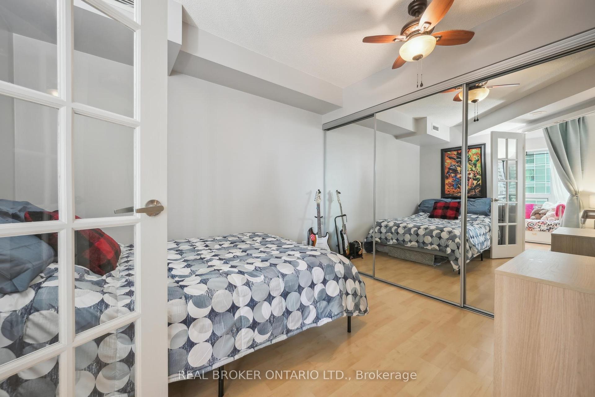 3 Bedrooms Condo at 185 Legion, Toronto For sale