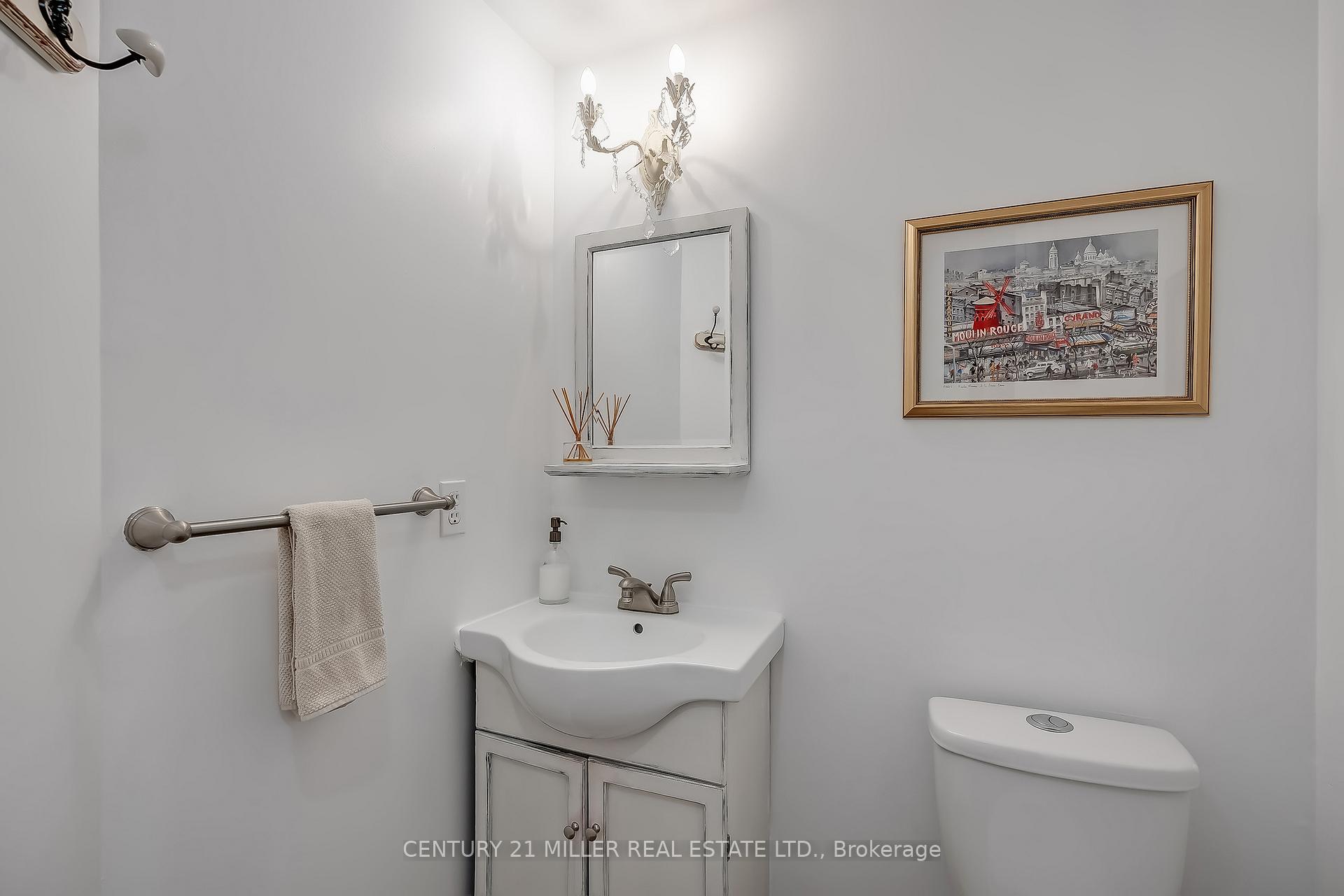3 Bedrooms Condo at 1240 Westview, Oakville For sale