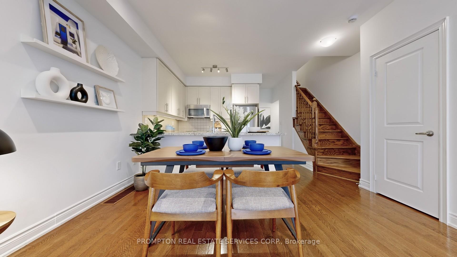 4 Bedrooms Condo at 30 Hargrave, Toronto For sale