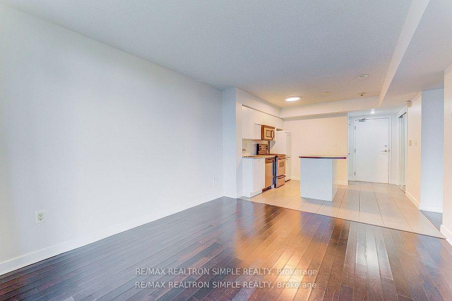 2 Bedrooms Condo at 15 Brunel, Toronto For sale
