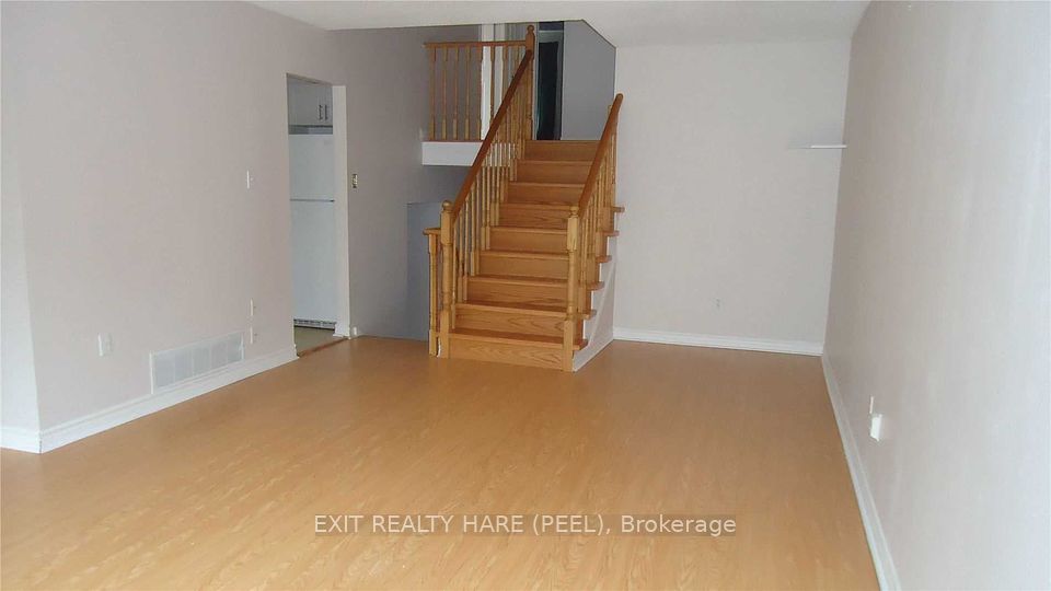126 Centre Street, Brampton, ON L6V 2Z3