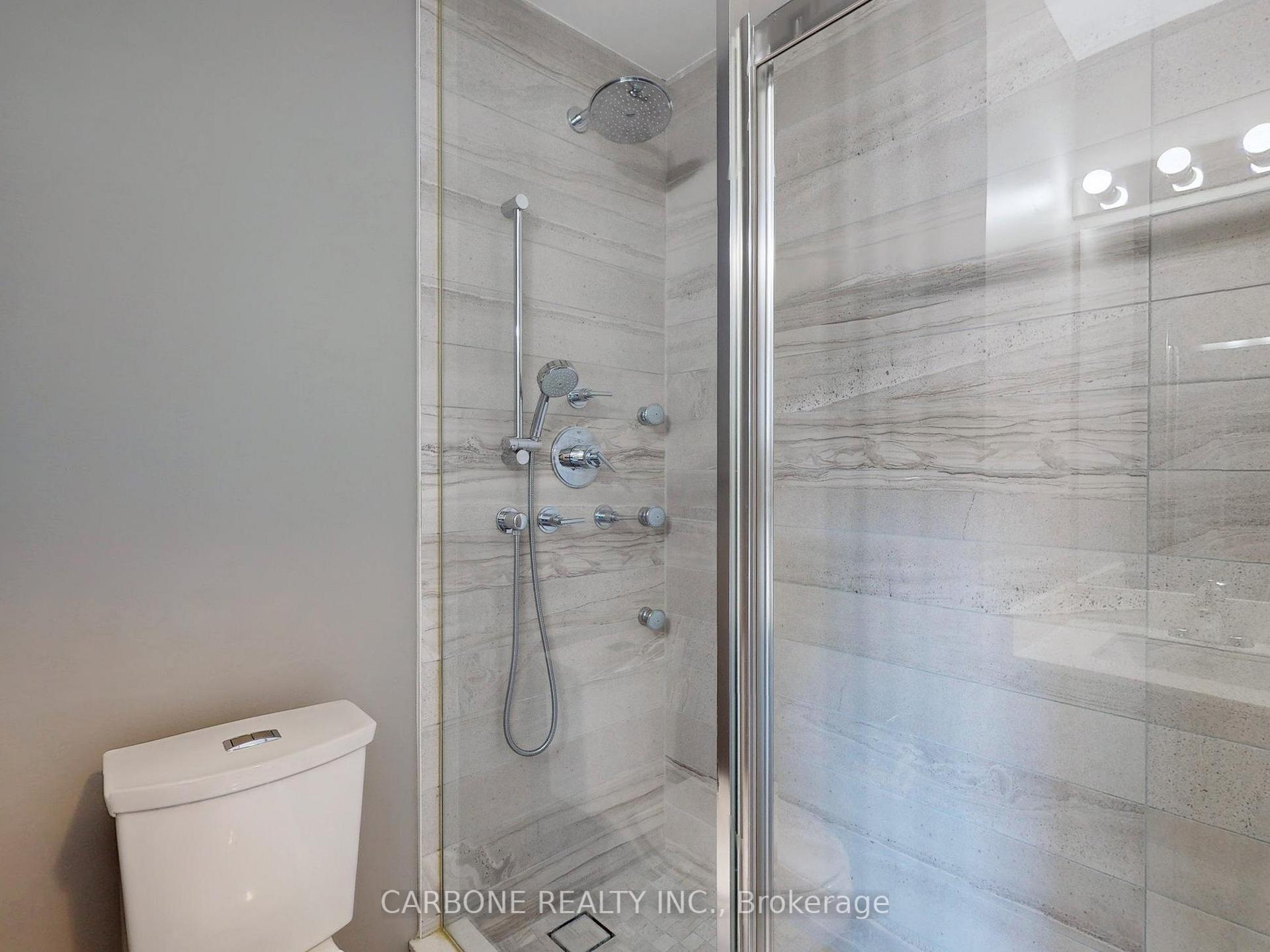 3 Bedrooms Condo at 2900 Hwy 7, Vaughan For sale