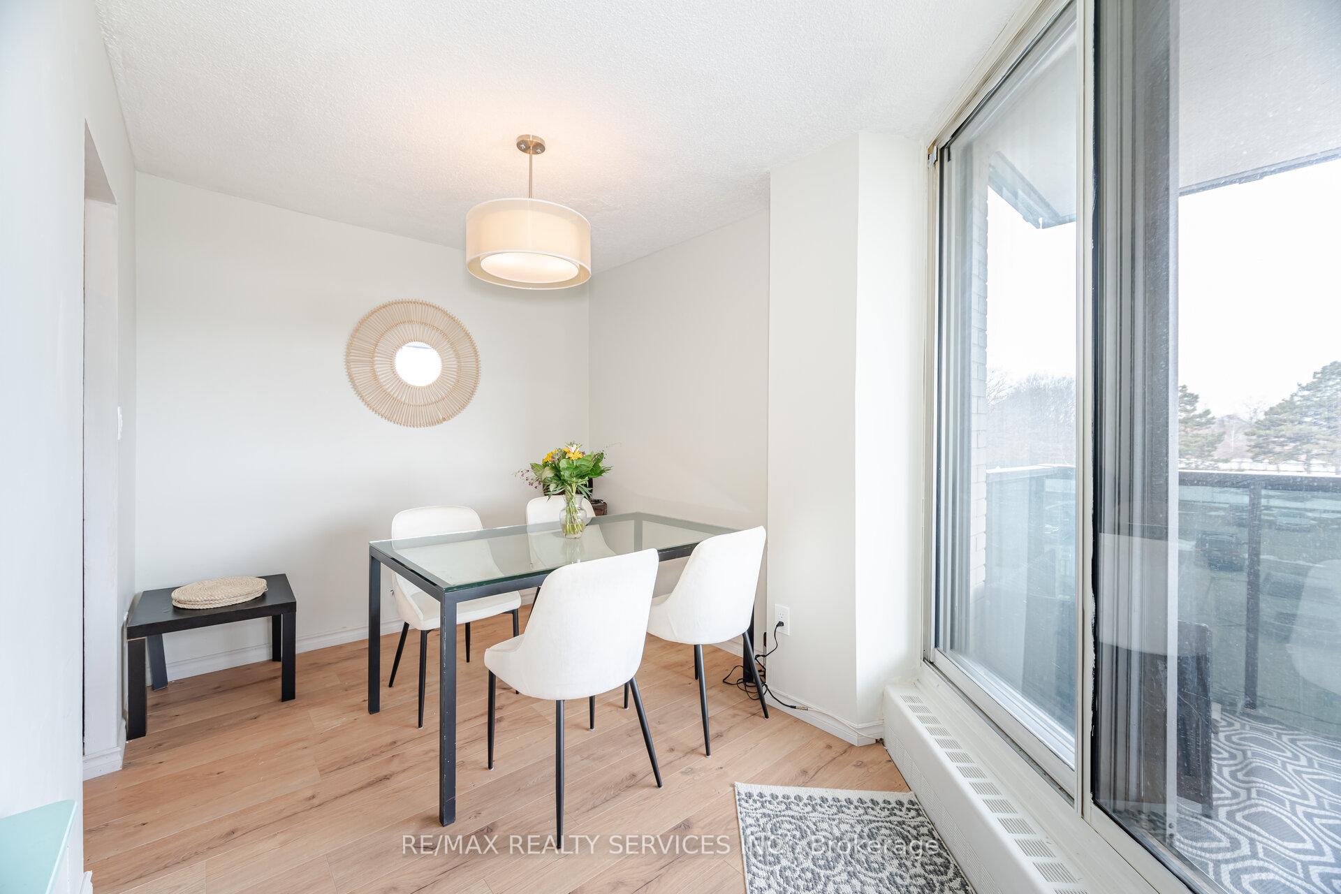 2 Bedrooms Condo at 420 Mill,  Toronto For sale