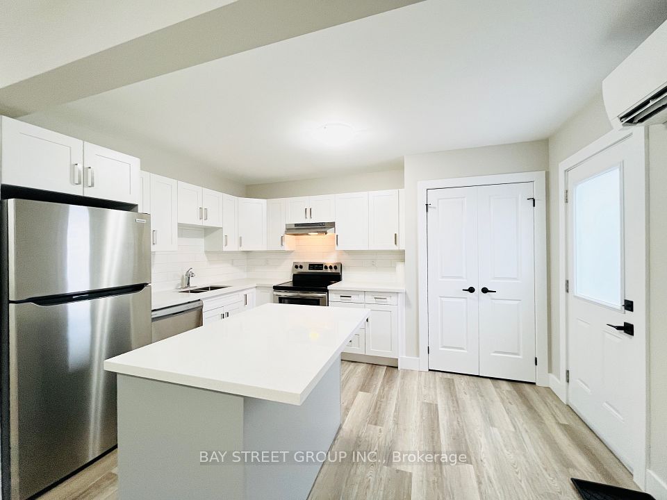 180 Ardagh (LOWER) Road, Barrie, ON L4N 3V6