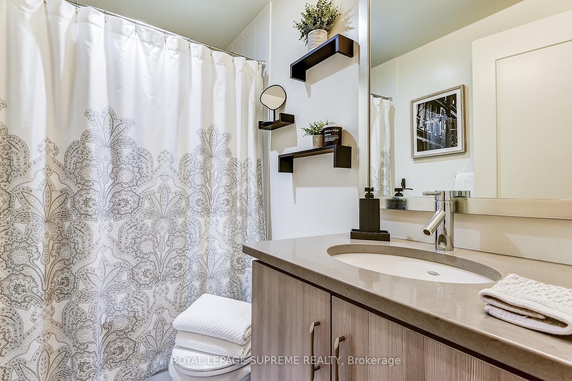 2 Bedrooms Condo at 825 Church, Toronto For sale