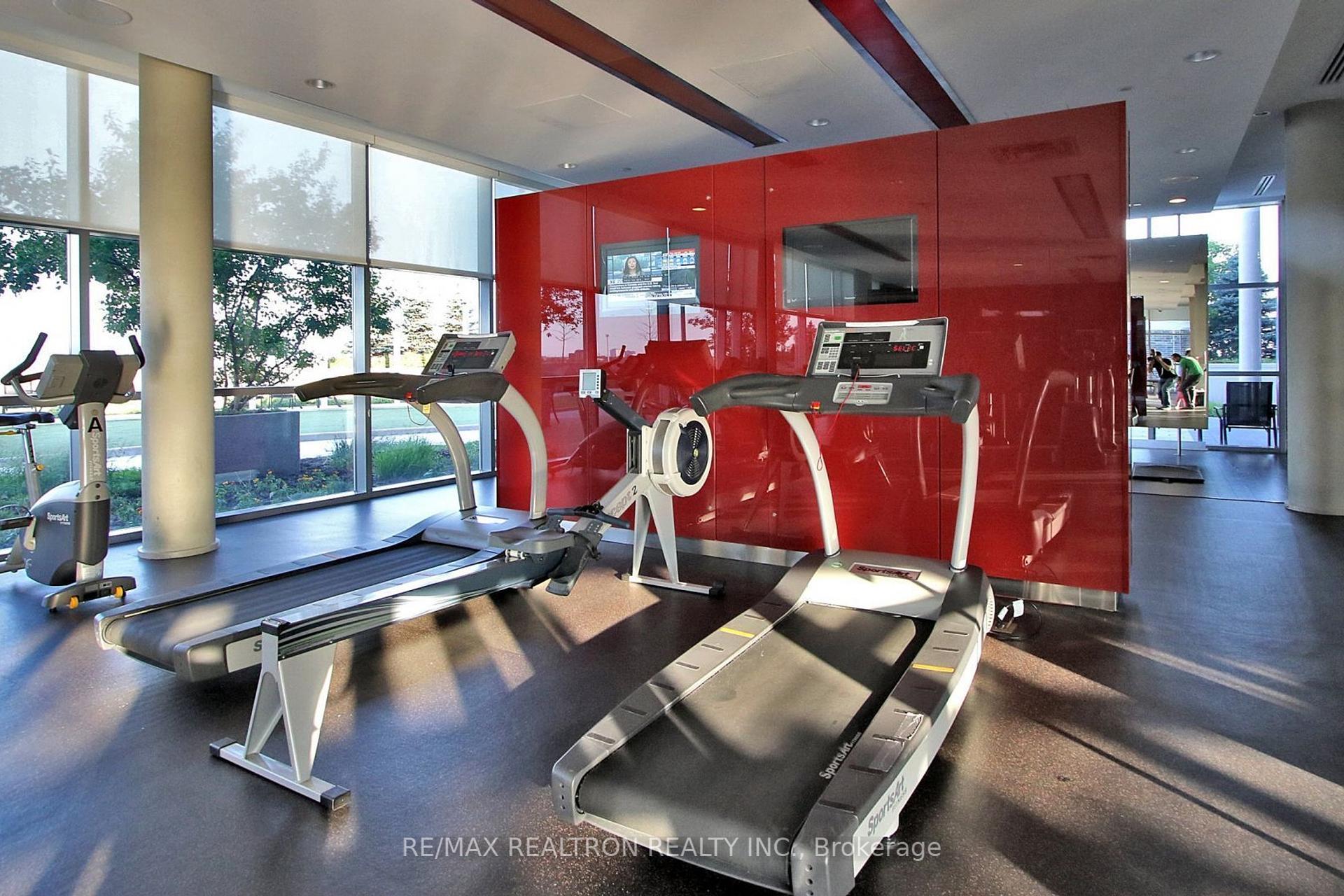 2 Bedrooms Condo at 125 Village Green, Toronto For sale