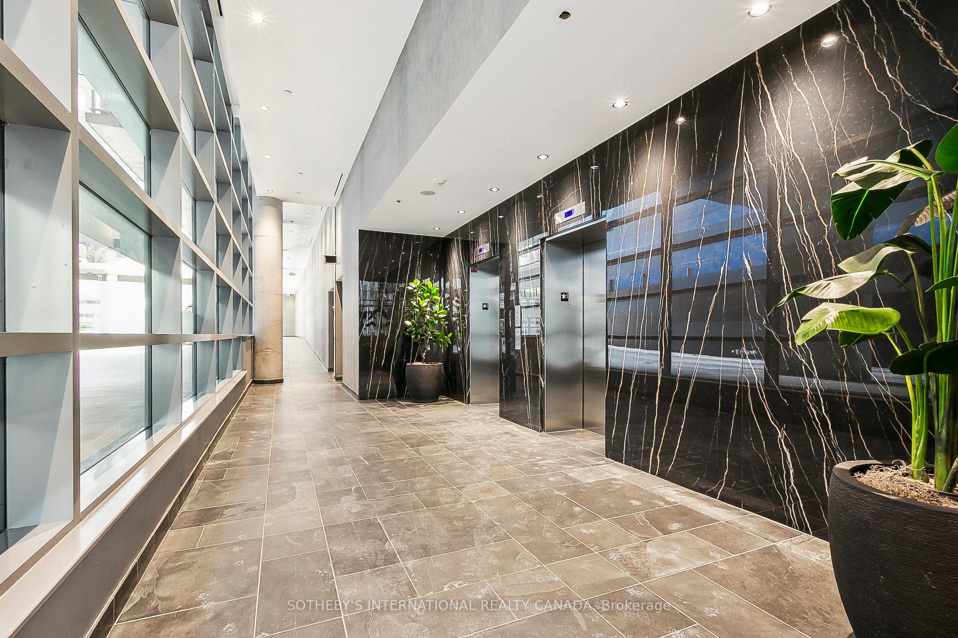 2 Bedrooms Condo at 650 King, Toronto For sale