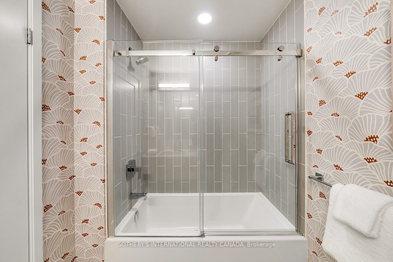 88 Bathurst Street, #622