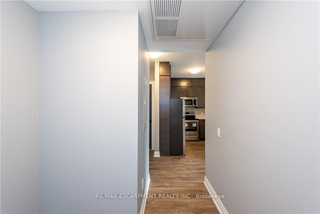 2 Bedrooms Condo at 50 KAITTING, Oakville For sale